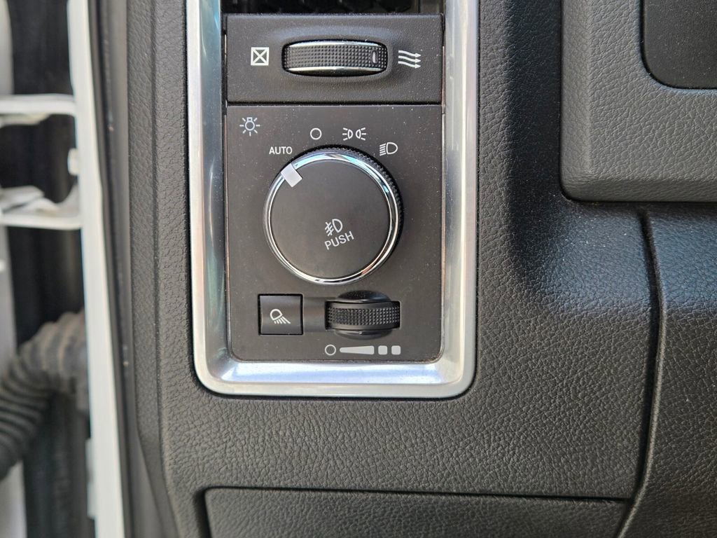 Used 2019 RAM 1500 Big Horn RWD image 28