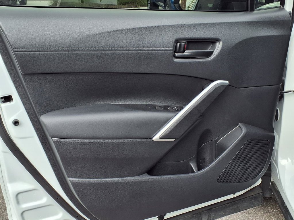 Used 2025 Toyota Corolla Cross AWD Hybrid w/ Moonroof Package image 26