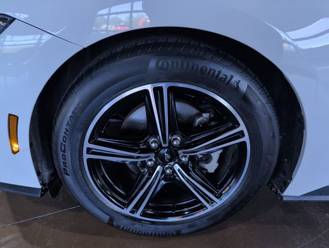 Used 2025 Ford Mustang Premium RWD image 24