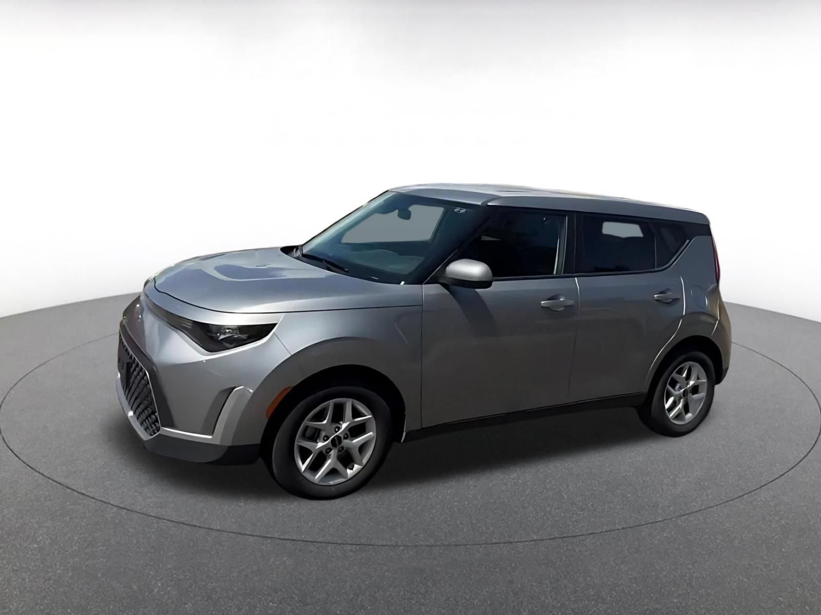 Used 2025 Kia Soul LX w/ LX Technology Package FWD image 7