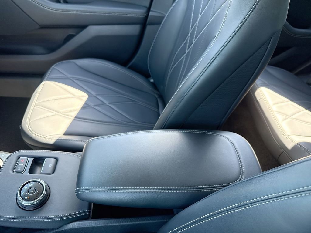 Used 2022 Ford Mustang Mach-E Select image 16