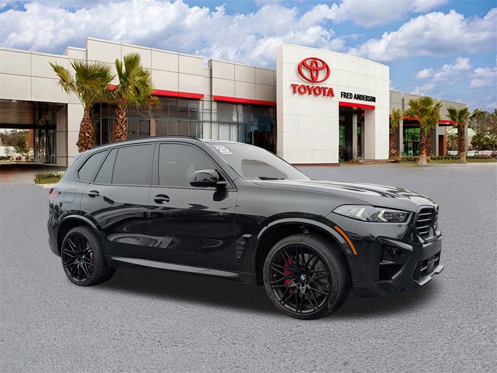 Used 2025 BMW X5 M Competition w/ Executive Package image 2
