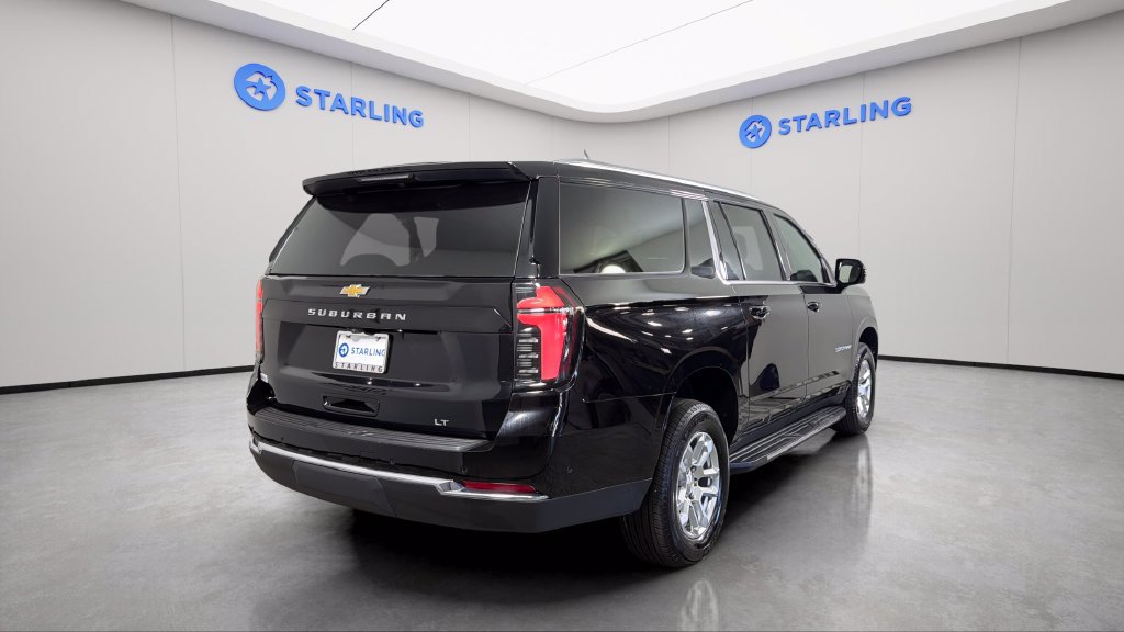 Used 2026 Chevrolet Suburban LT w/ Comfort Package AWD/4WD image 9