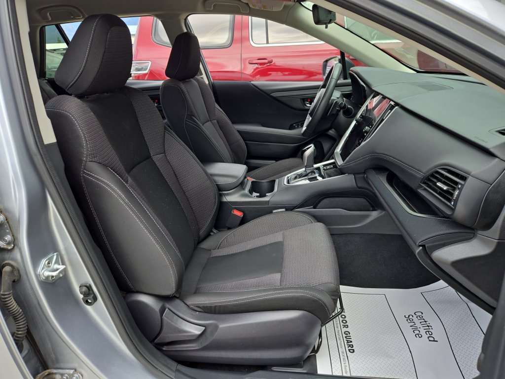 Used 2025 Subaru Outback Premium AWD/4WD image 17