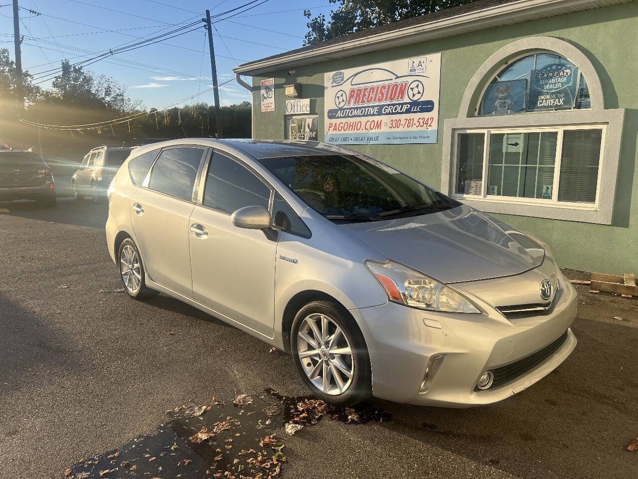 Used 2014 Toyota Prius V Five image 2