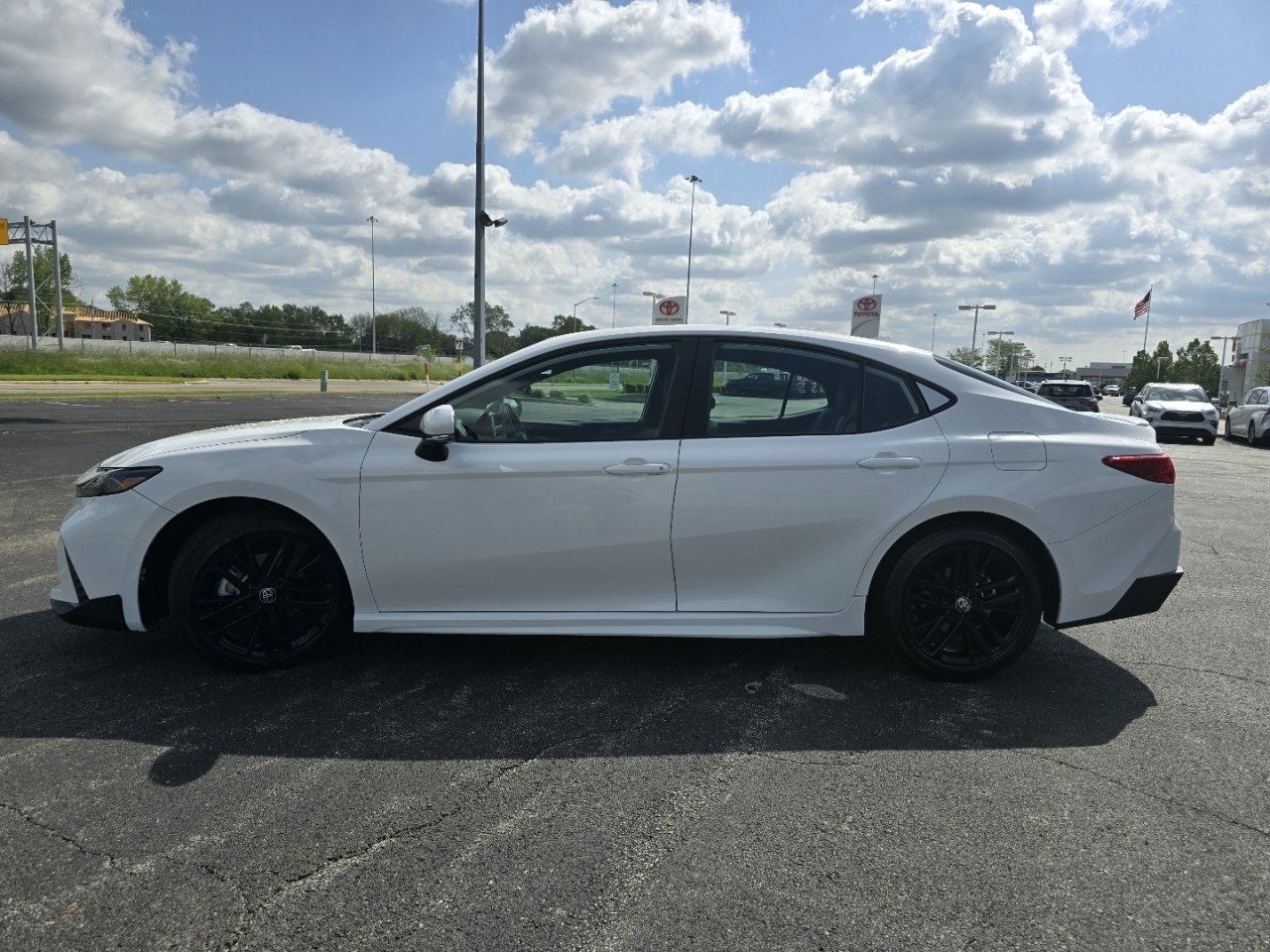 Certified 2025 Toyota Camry SE FWD image 12