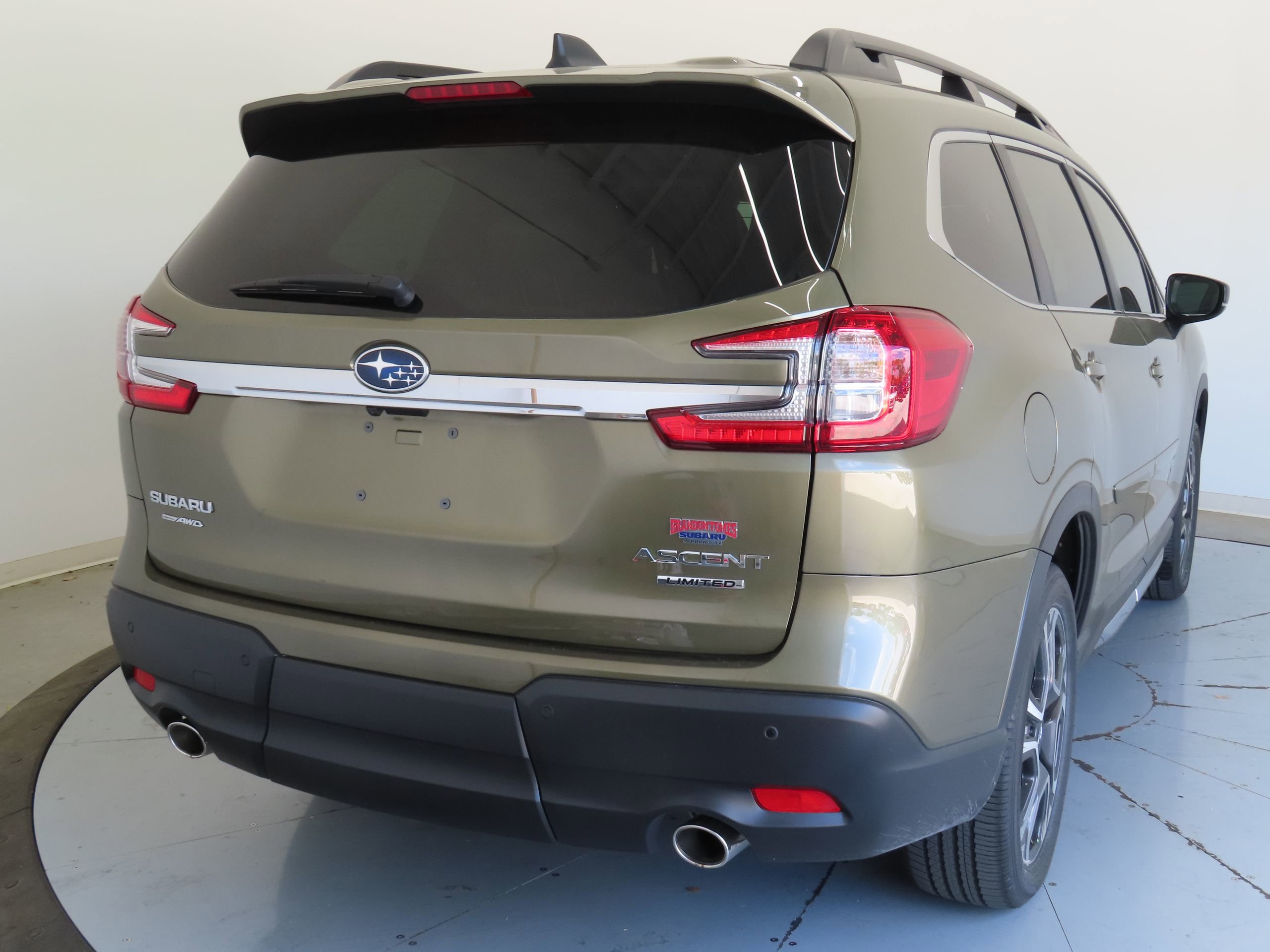 New 2026 Subaru Ascent Limited image 3