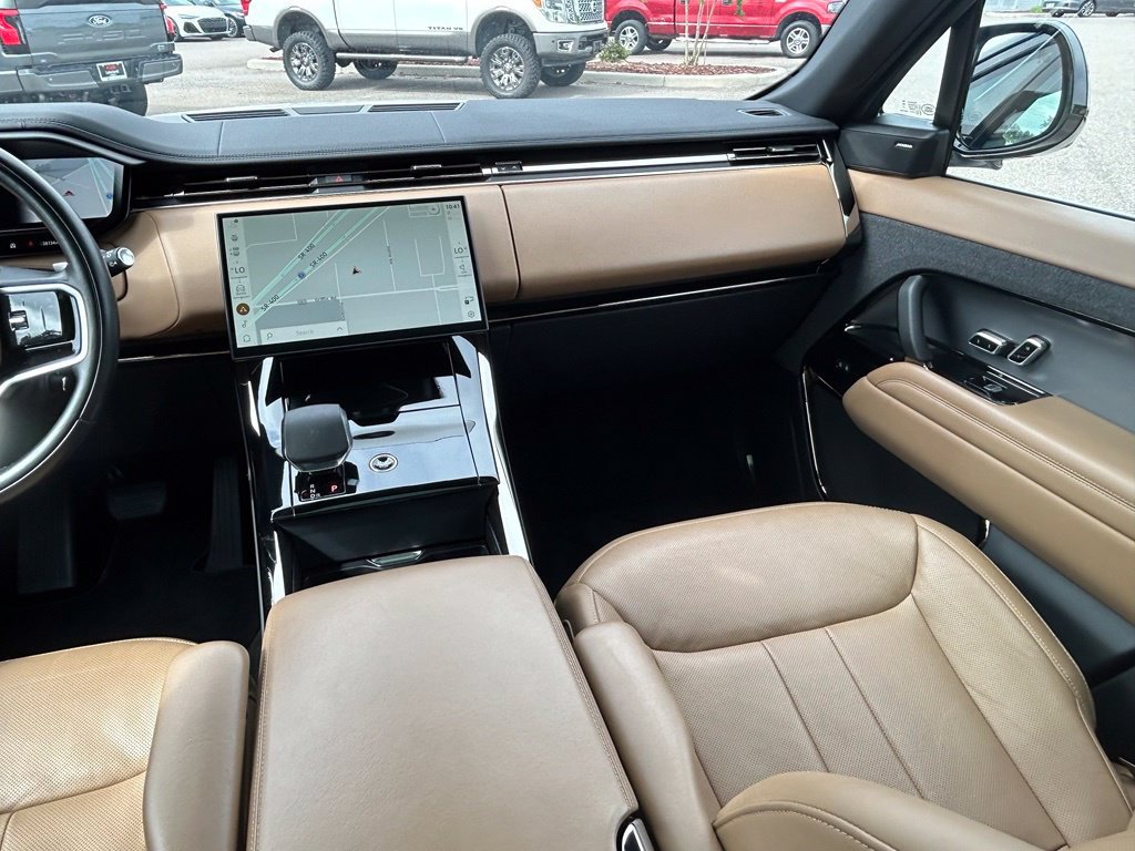 Used 2025 Land Rover Range Rover Sport SE AWD/4WD image 11