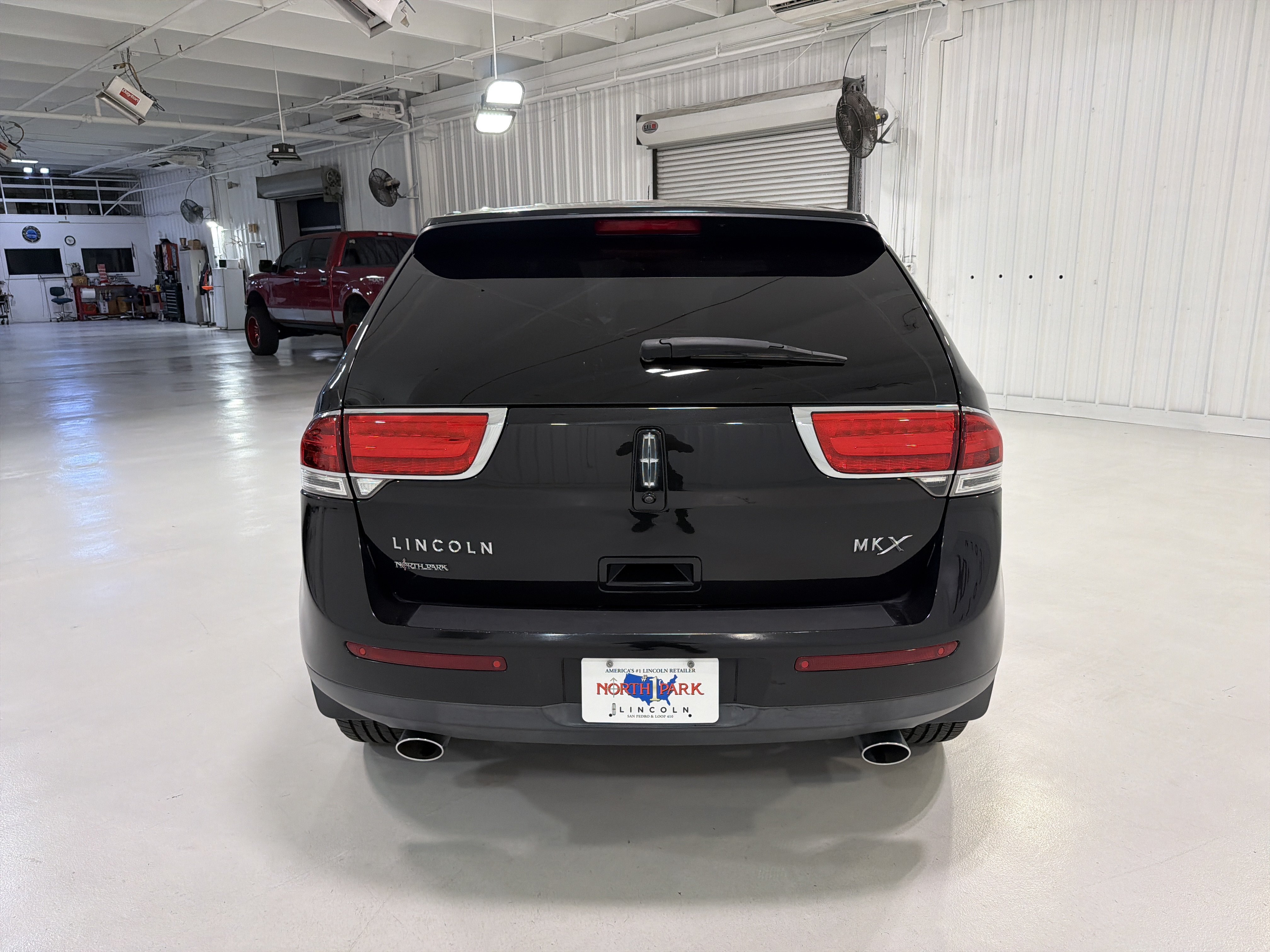 Used 2015 Lincoln MKX FWD w/ Equipment Group 101A image 4