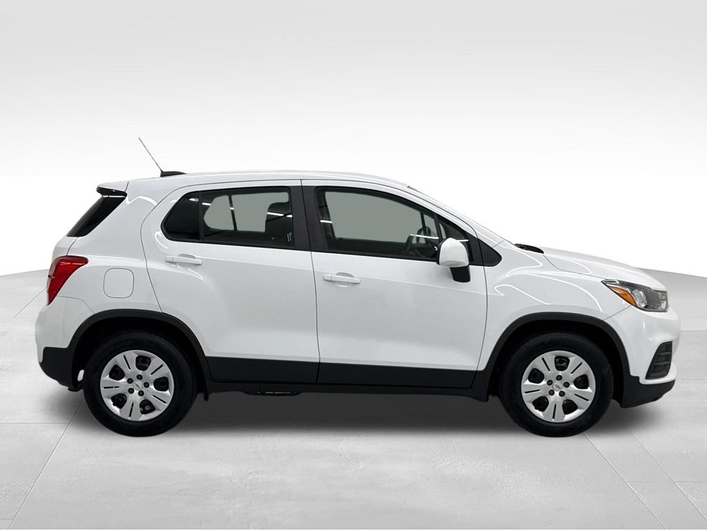 Used 2018 Chevrolet Trax LS FWD image 8
