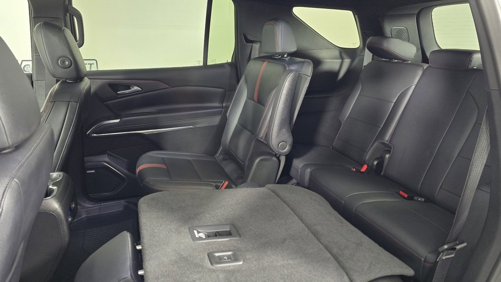 Used 2024 Chevrolet Traverse RS w/ LPO, Floor Liner Package image 12