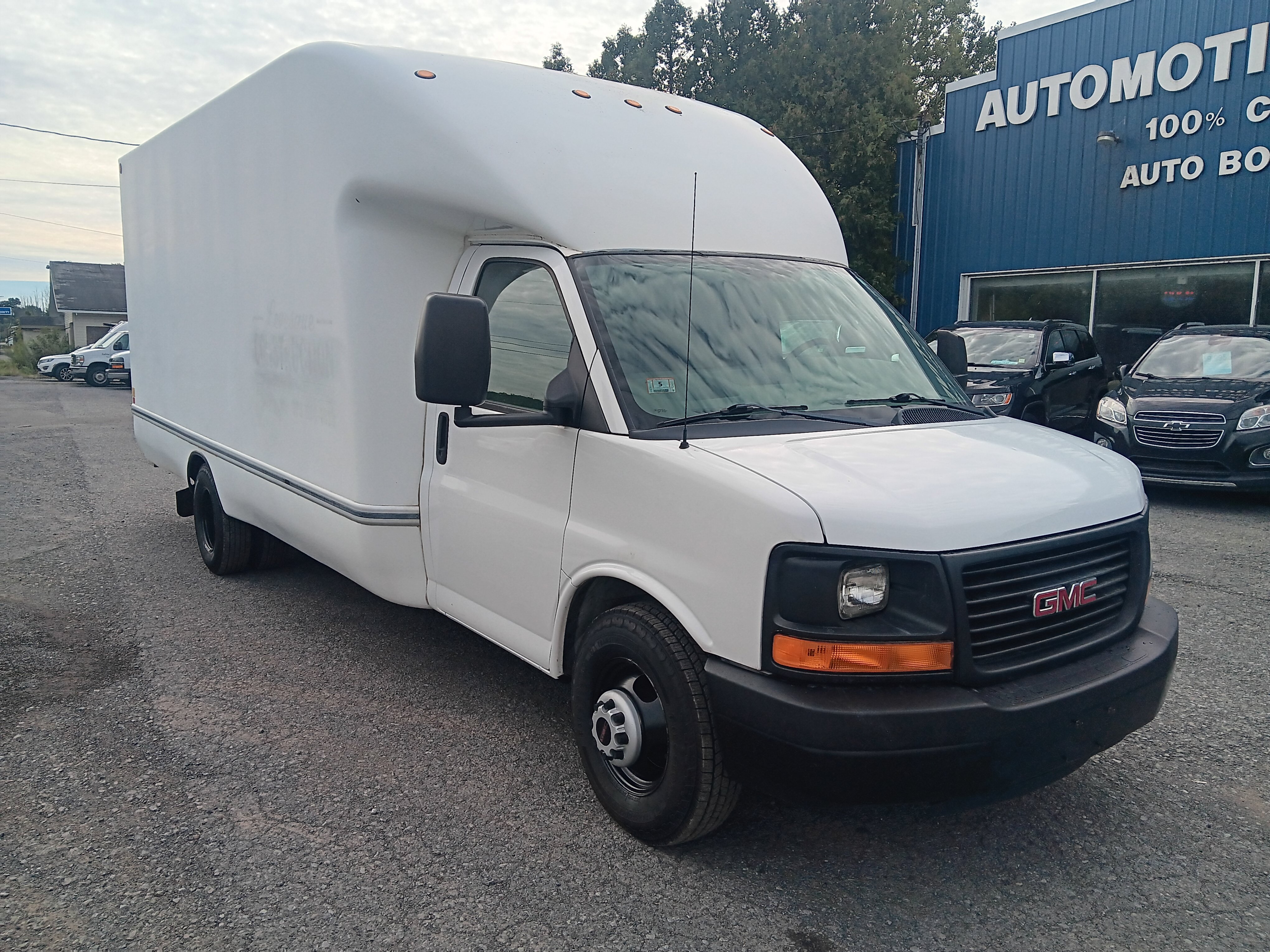 Used 2012 GMC Savana 3500 RWD image 7