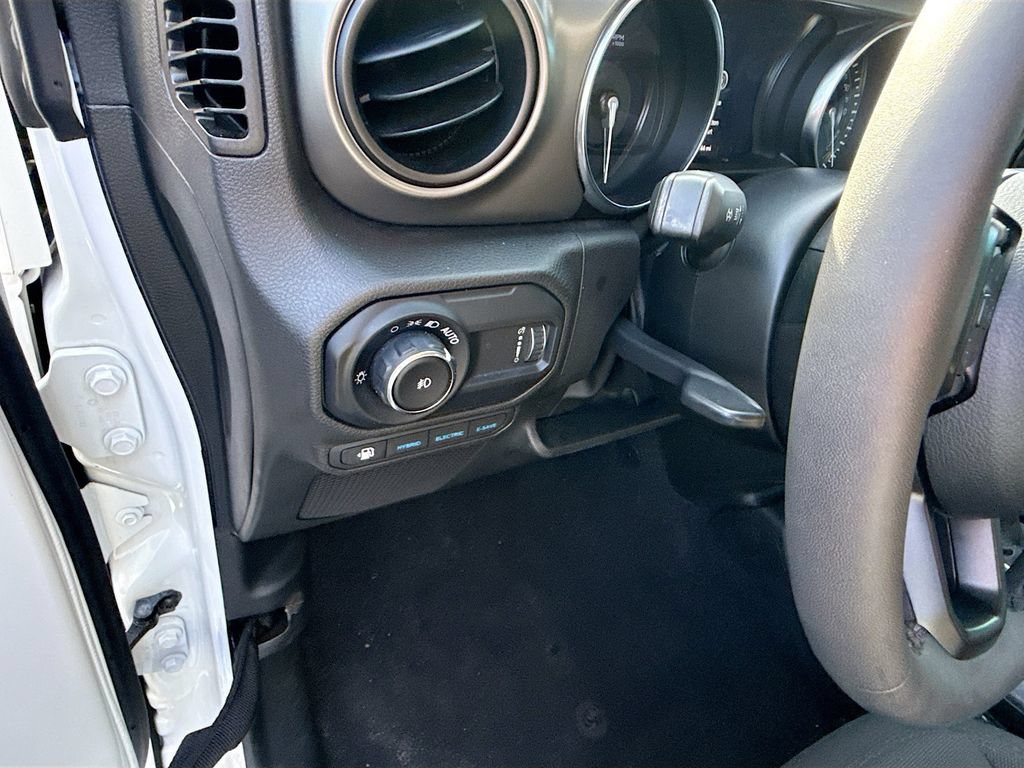 Used 2023 Jeep Wrangler Unlimited AWD/4WD image 11