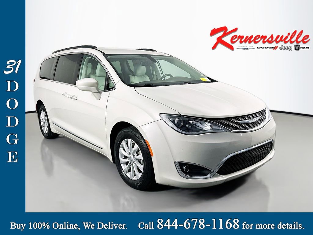 Used 2017 Chrysler Pacifica Touring-L FWD video 1