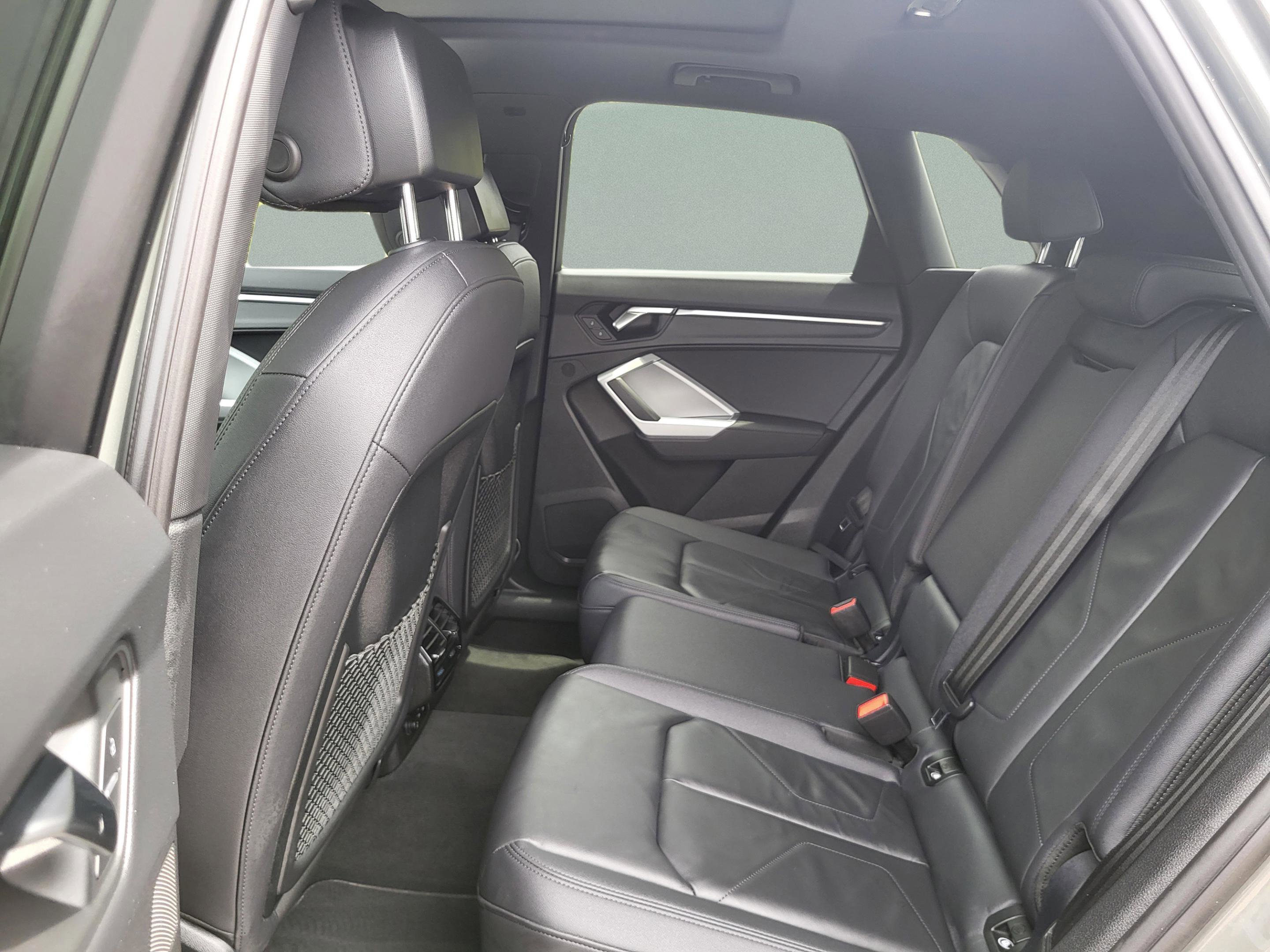 Used 2025 Audi Q3 2.0T Premium image 50