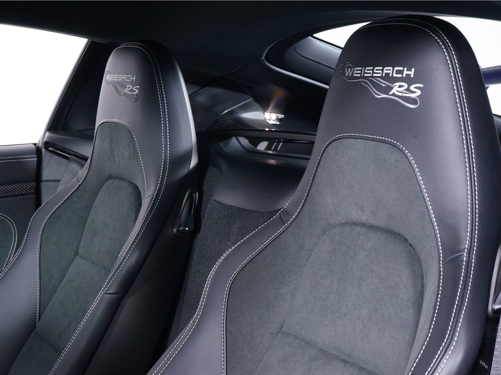 Used 2025 Porsche 718 Cayman GT4 RS image 26