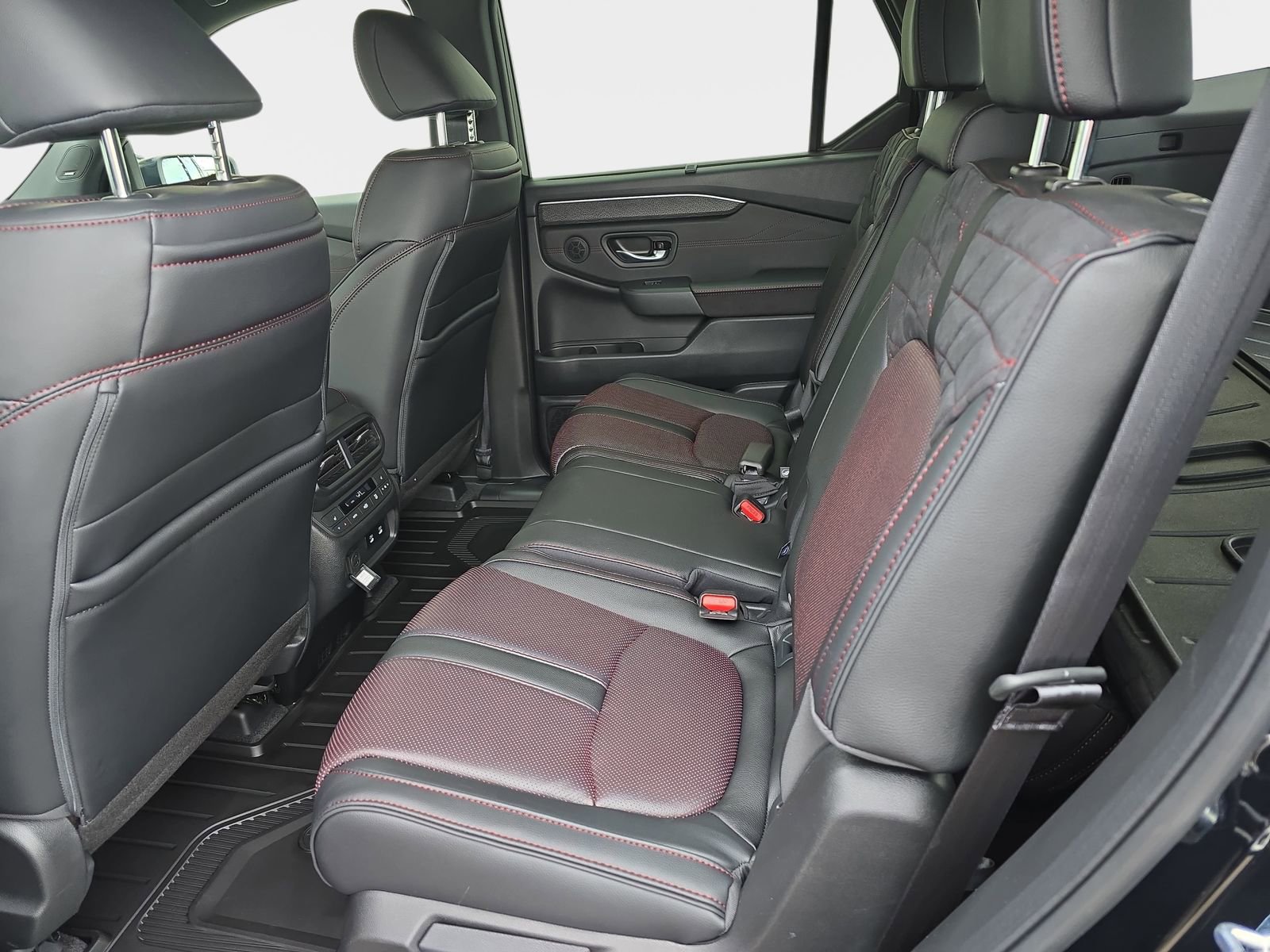 New 2026 Honda Pilot Black Edition image 15