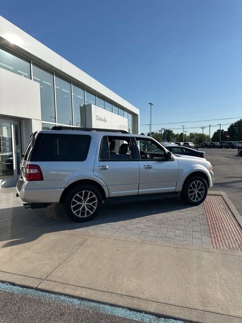 Used 2017 Ford Expedition XLT w/ Equipment Group 202A RWD image 7