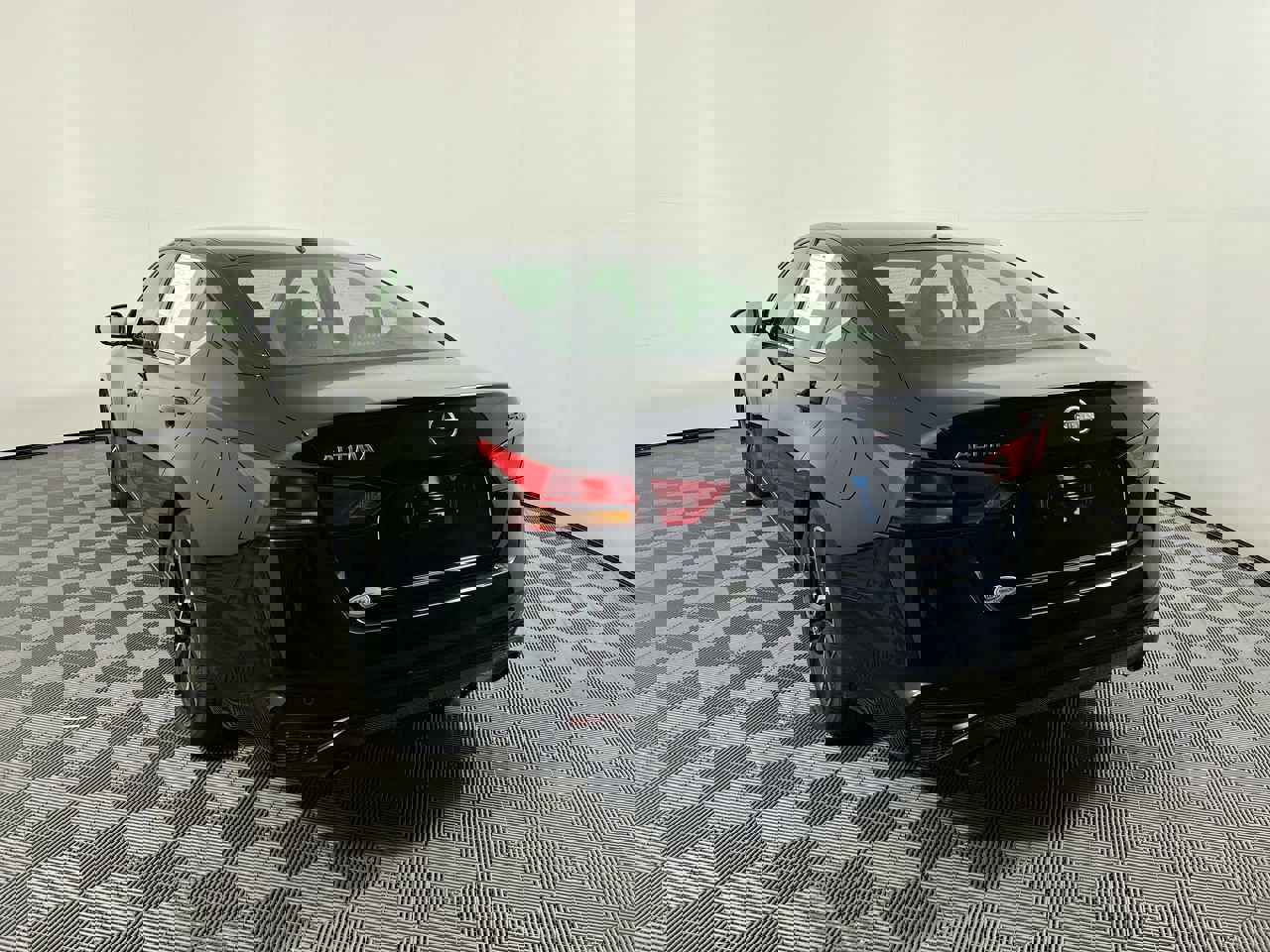 Used 2025 Nissan Altima 2.5 SR image 5