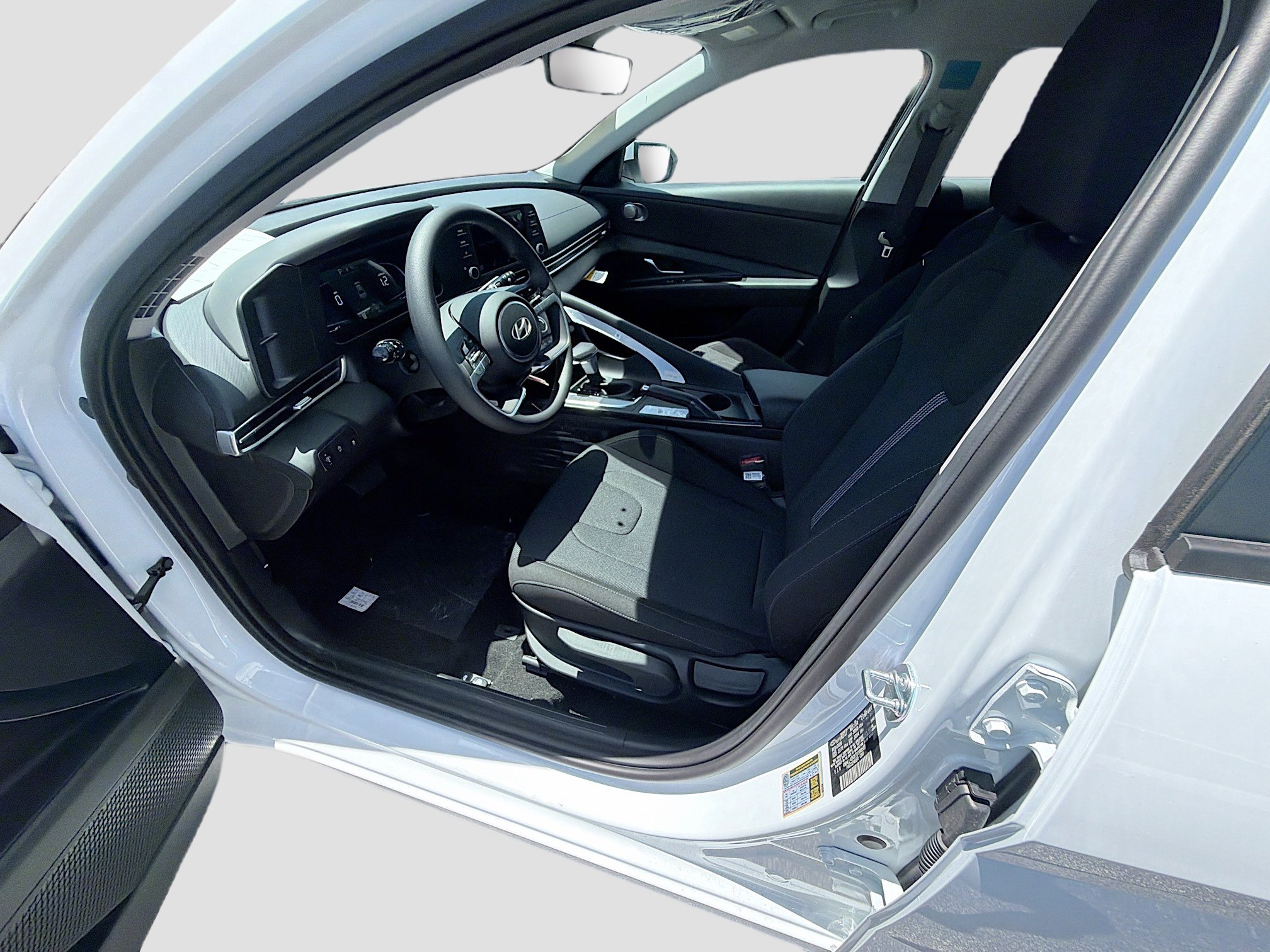 New 2026 Hyundai Elantra SE FWD image 14