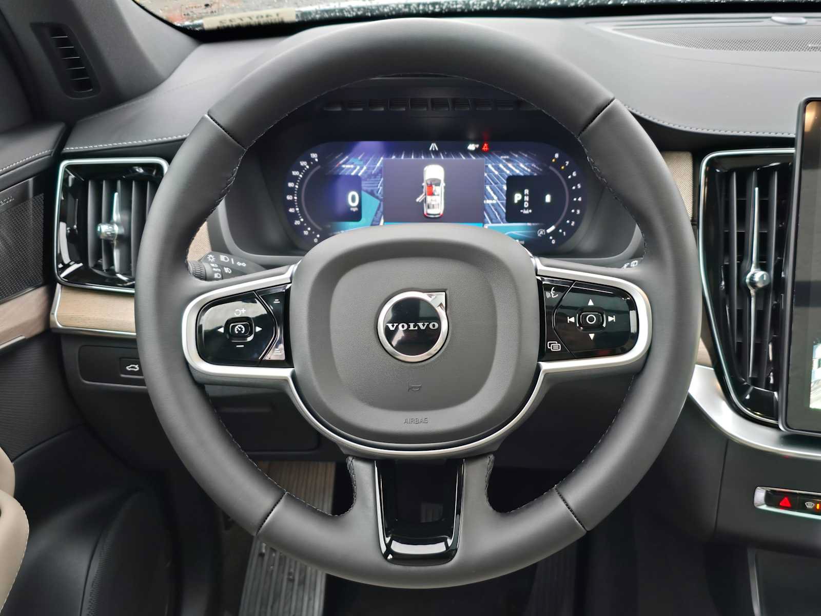 New 2026 Volvo XC90 B6 Plus w/ Protection Package Premier AWD/4WD image 20