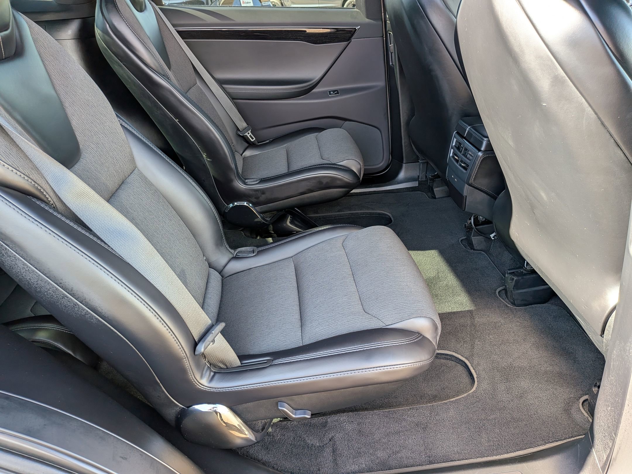 Used 2018 Tesla Model X 75D image 29