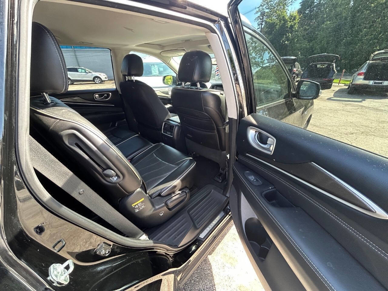 Used 2017 INFINITI QX60 Luxe w/ Premium Package AWD/4WD image 8