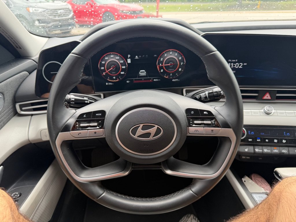 Used 2024 Hyundai Elantra Limited FWD image 12