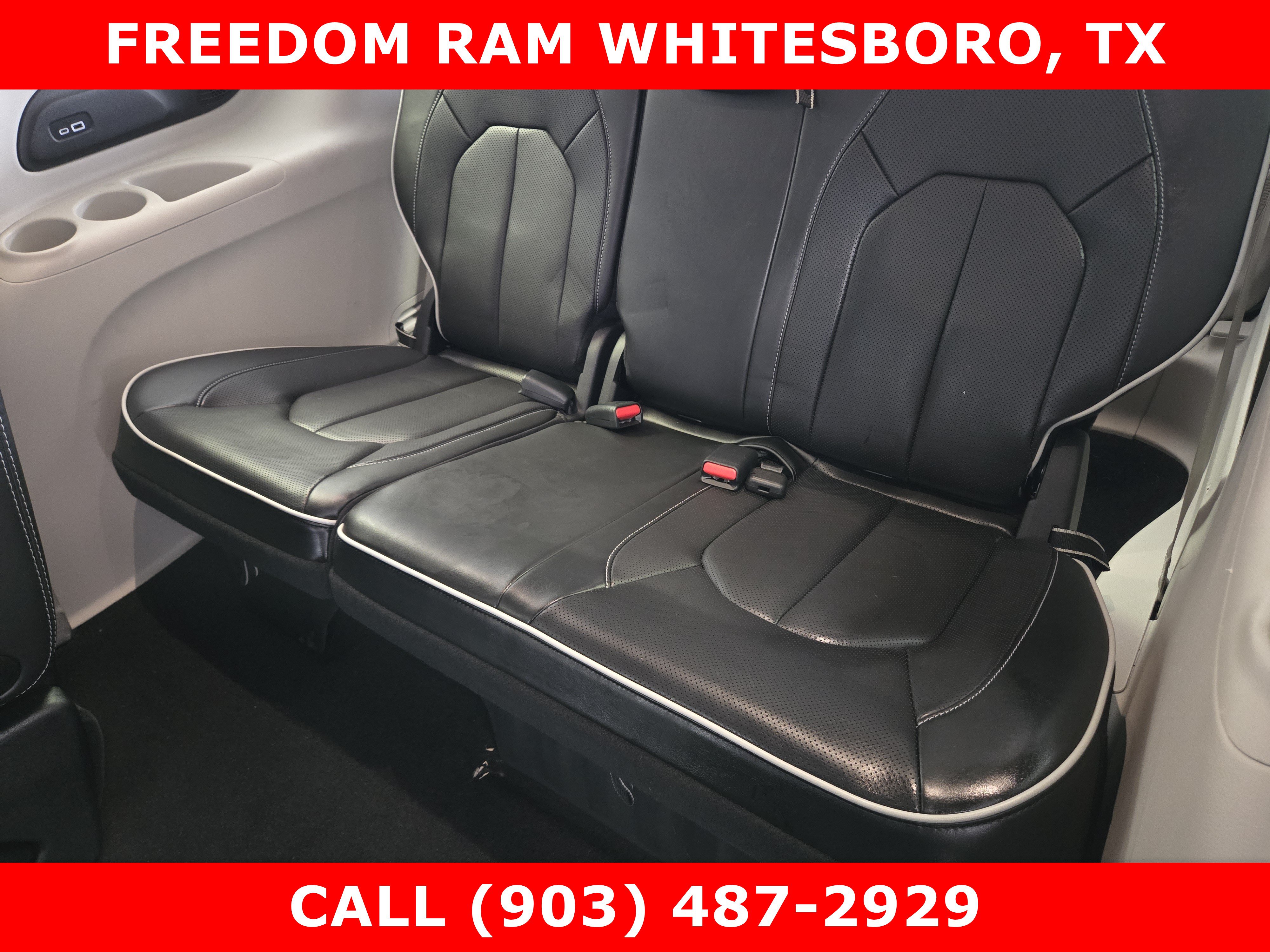 Used 2023 Chrysler Pacifica Limited FWD image 22