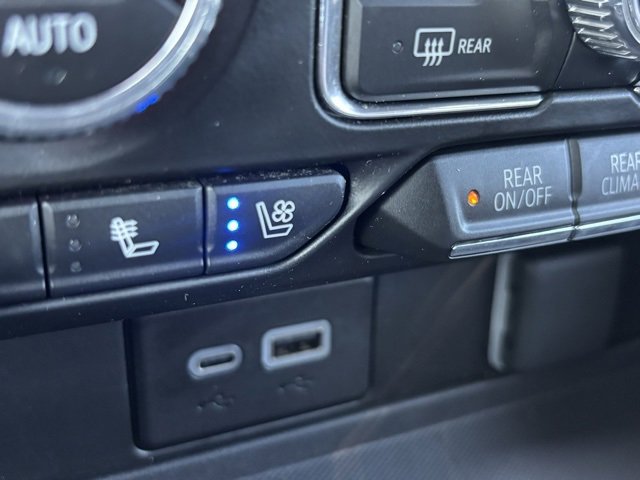 Used 2024 GMC Yukon XL AT4 w/ AT4 Premium Plus Package image 32