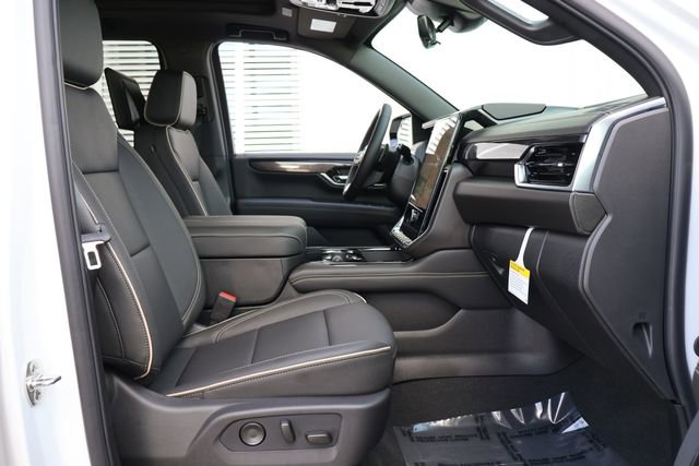 New 2026 GMC Yukon XL Elevation w/ Elevation Premium Package RWD image 24