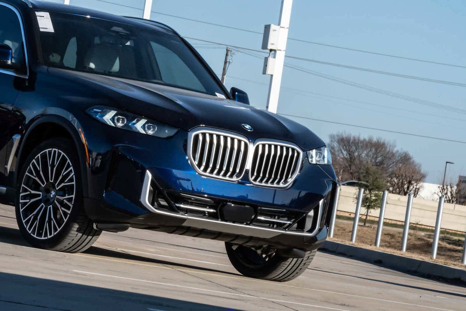 Used 2026 BMW X5 xDrive40i w/ Climate Comfort Package AWD/4WD image 3