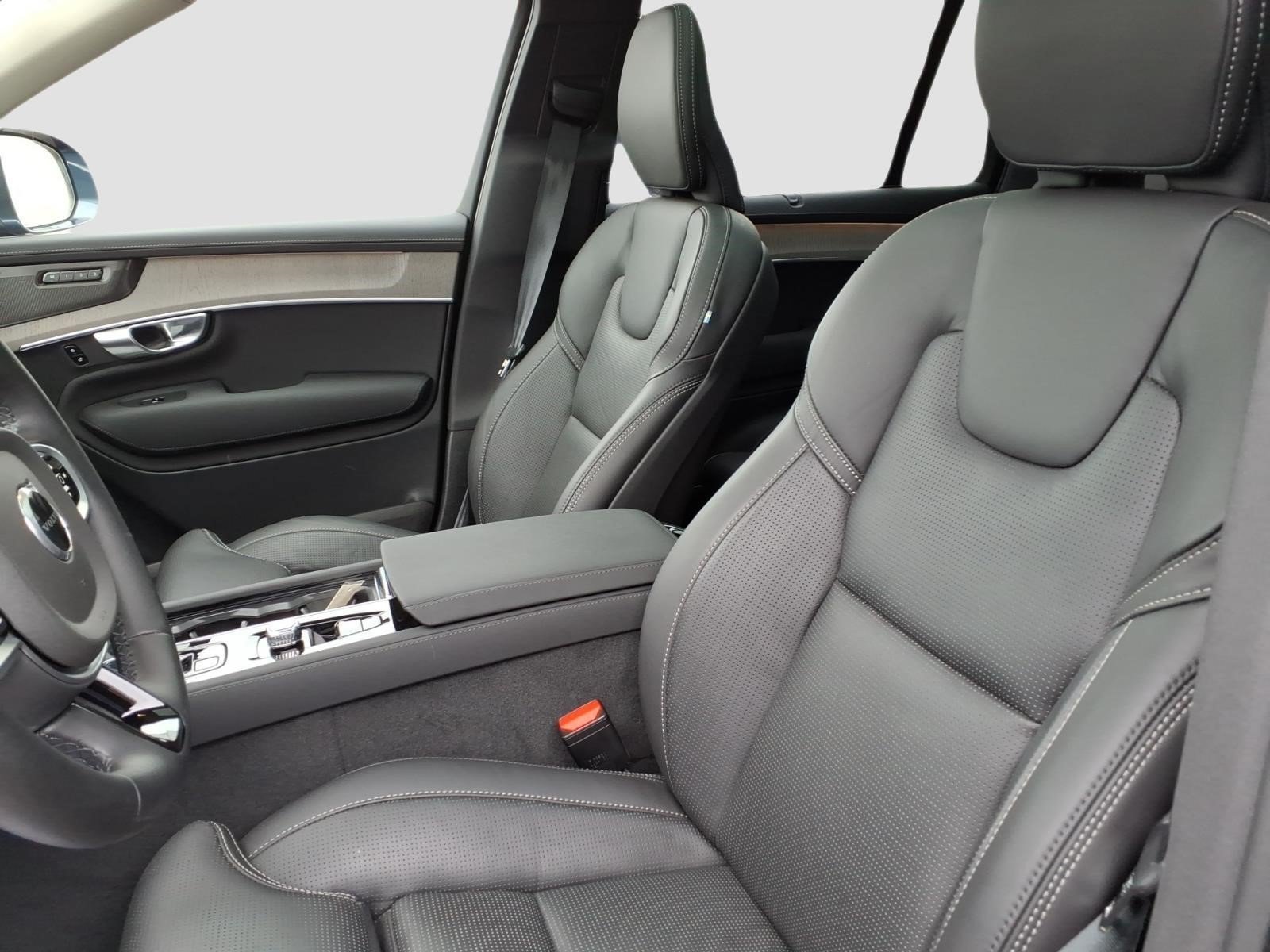 Used 2025 Volvo XC90 T8 Ultra w/ Protection Package Premier AWD/4WD image 11