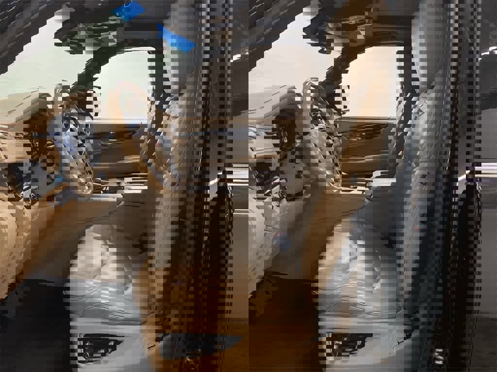 Used 2018 Cadillac Escalade Platinum image 13