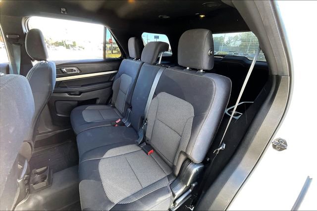Used 2019 Ford Explorer XLT image 19