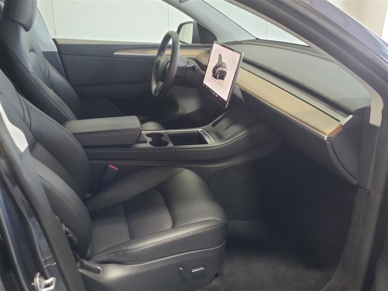 Used 2023 Tesla Model Y Long Range AWD/4WD image 5