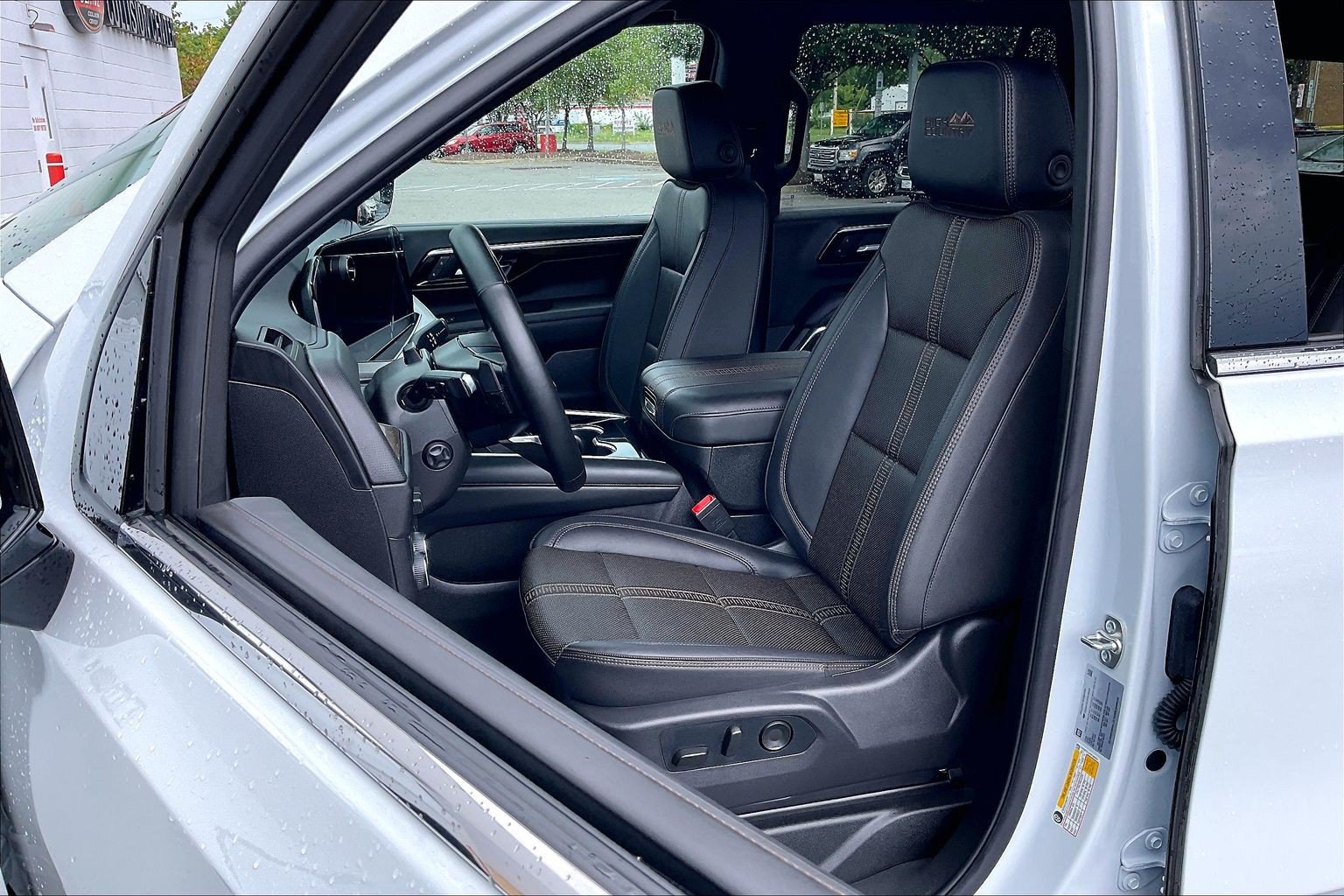 Used 2026 Chevrolet Tahoe High Country AWD/4WD image 29