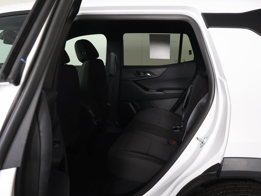 Used 2026 Chevrolet Equinox LT FWD image 30