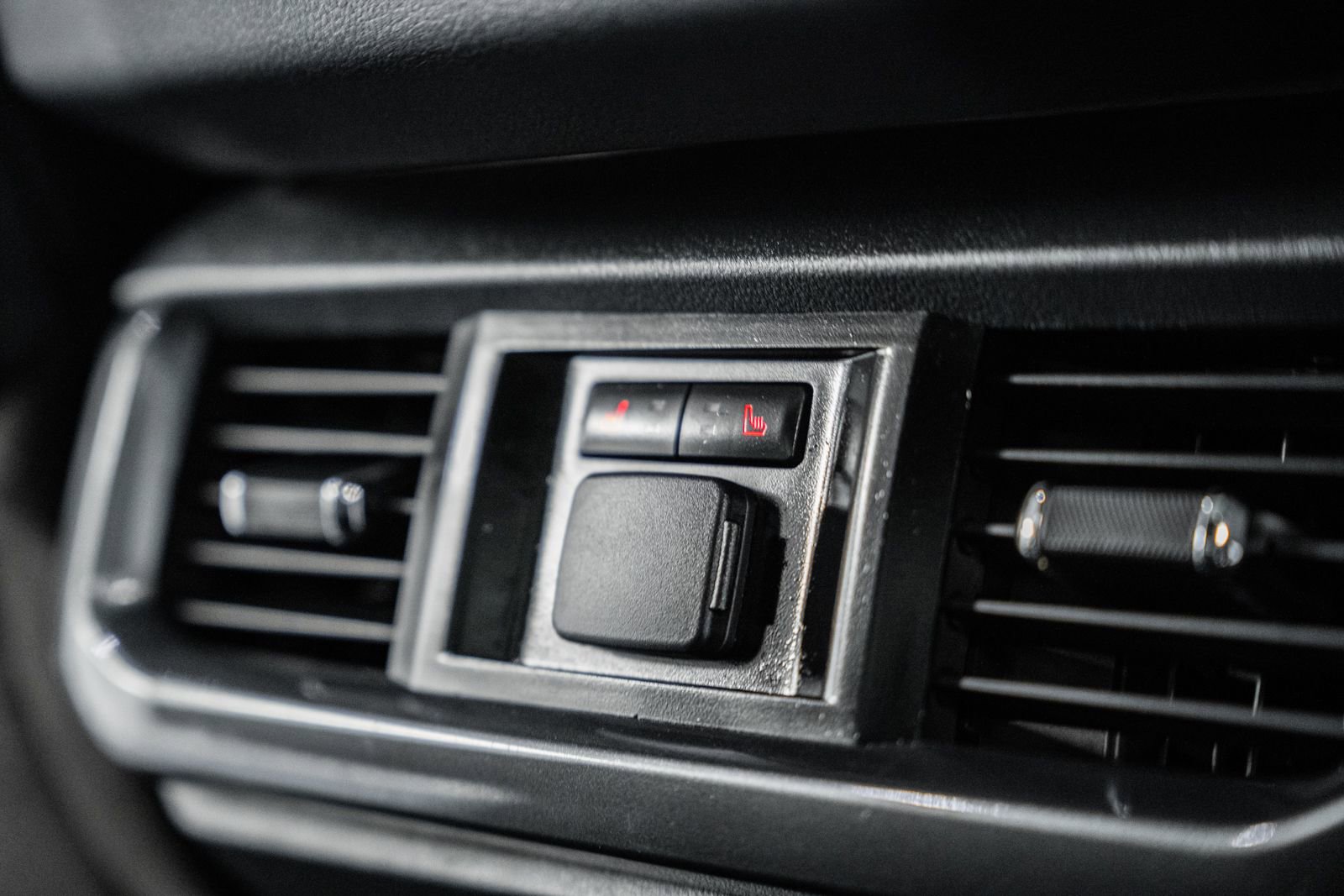 Certified 2023 Ford F150 Lariat w/ Equipment Group 502A High image 41