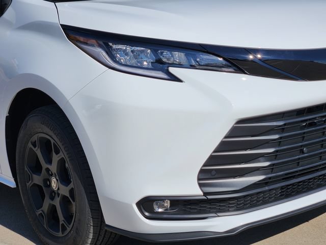 New 2026 Toyota Sienna XLE Woodland Edition AWD/4WD image 7