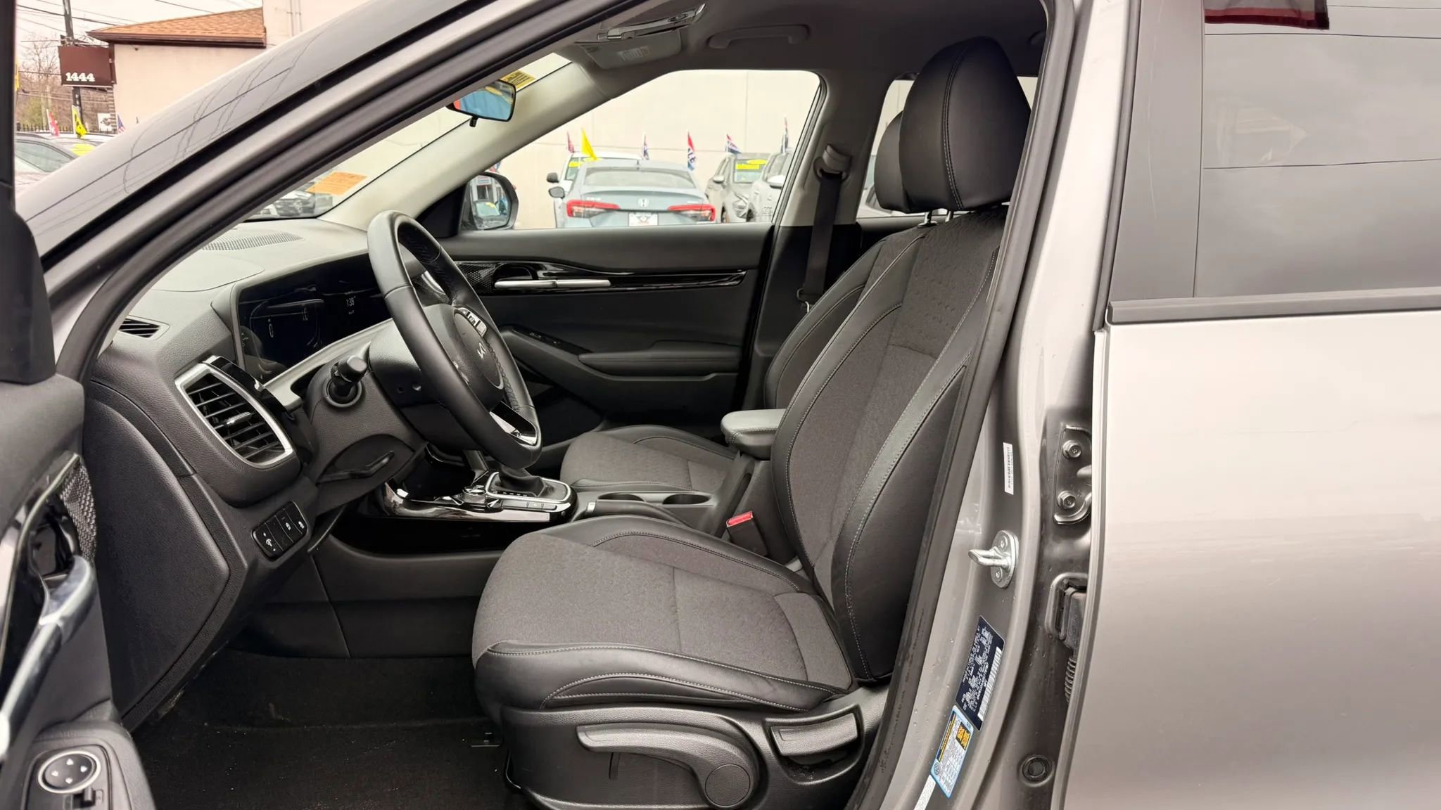 Used 2025 Kia Seltos S FWD image 12
