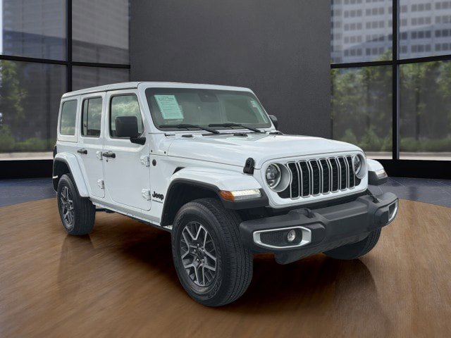 Used 2025 Jeep Wrangler Unlimited Sahara AWD/4WD image 10