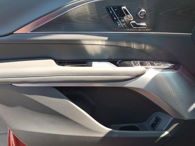 Used 2025 Cadillac Lyriq Luxury w/ LPO, Floor Liner Package AWD/4WD image 17
