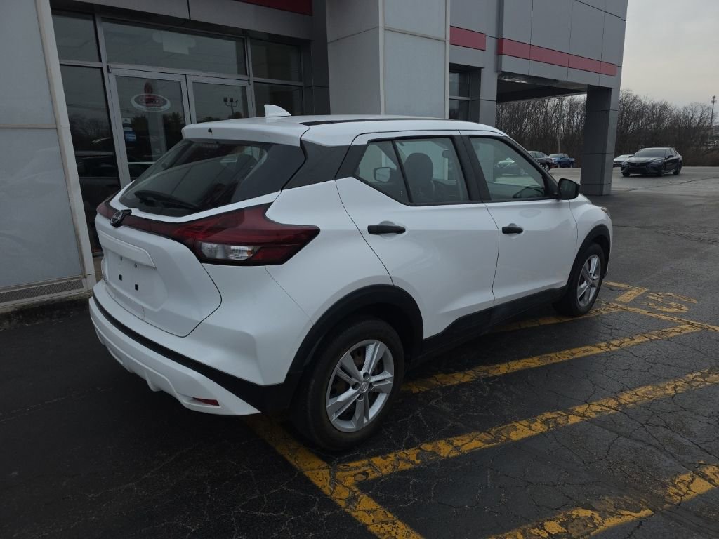 Used 2022 Nissan Kicks S image 3