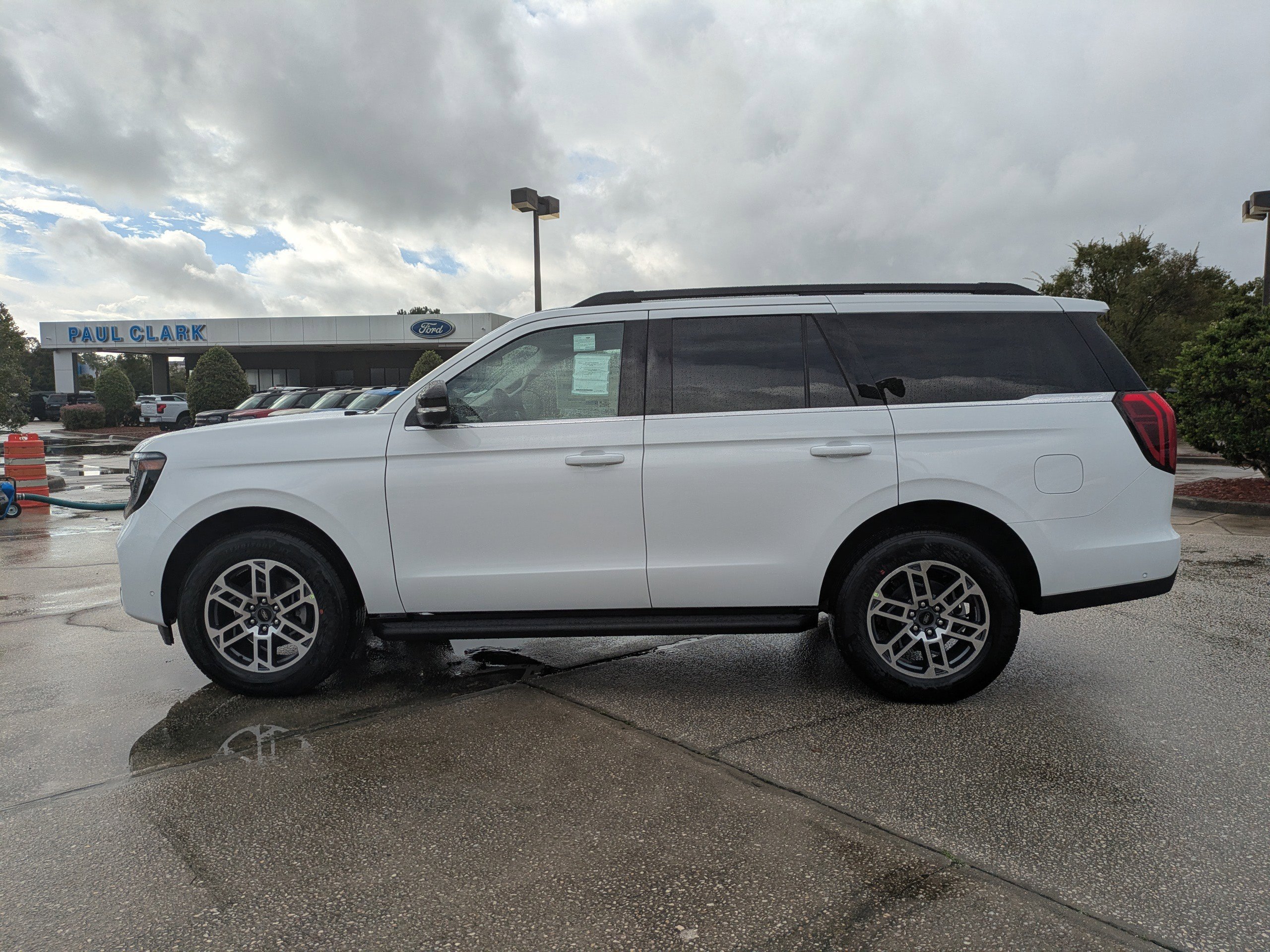 New 2025 Ford Expedition Active image 7