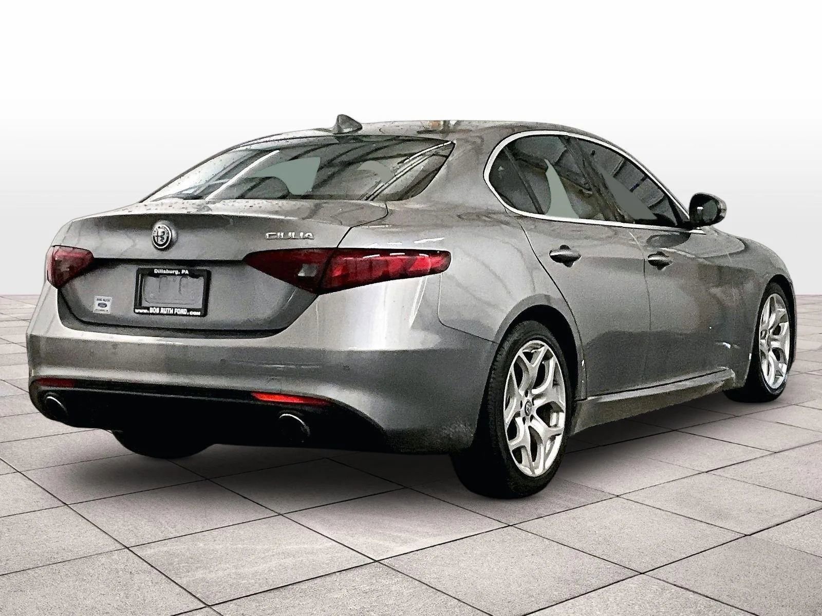 Used 2018 Alfa Romeo Giulia Ti RWD image 13