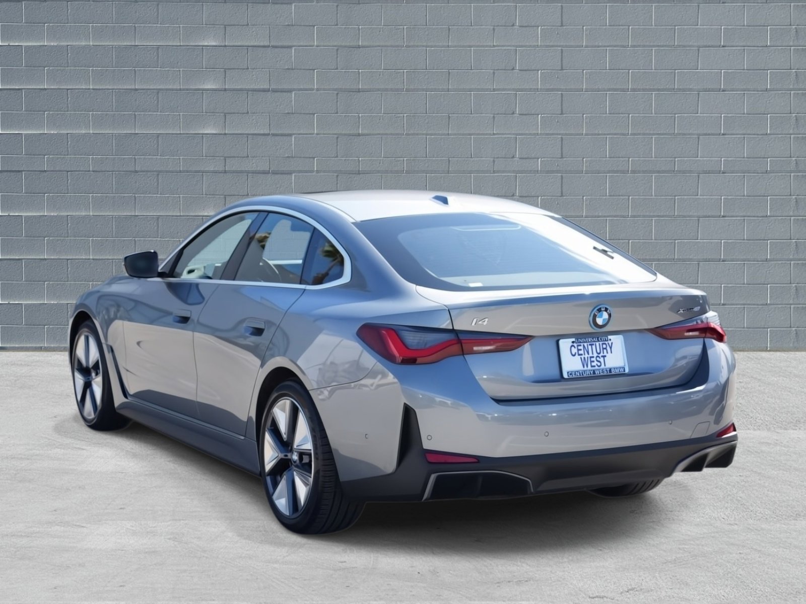 Certified 2025 BMW i4 xDrive40i image 4