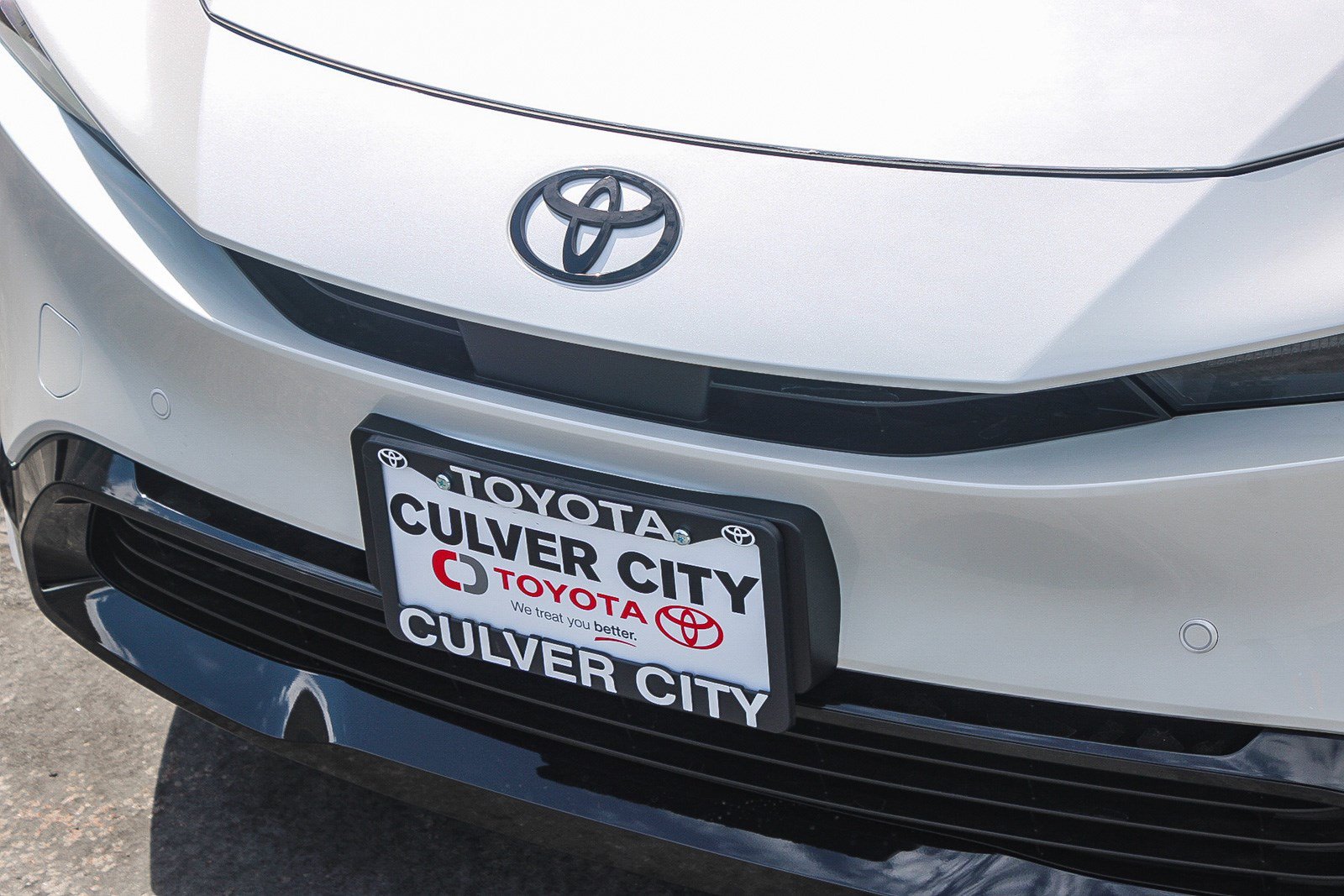 New 2026 Toyota Prius FWD image 6