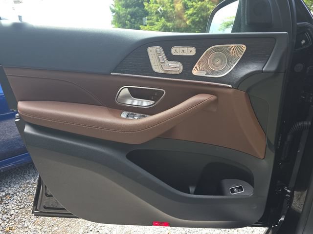 Used 2026 Mercedes-Benz GLS 450 4MATIC w/ Pinnacle Trim Package image 21