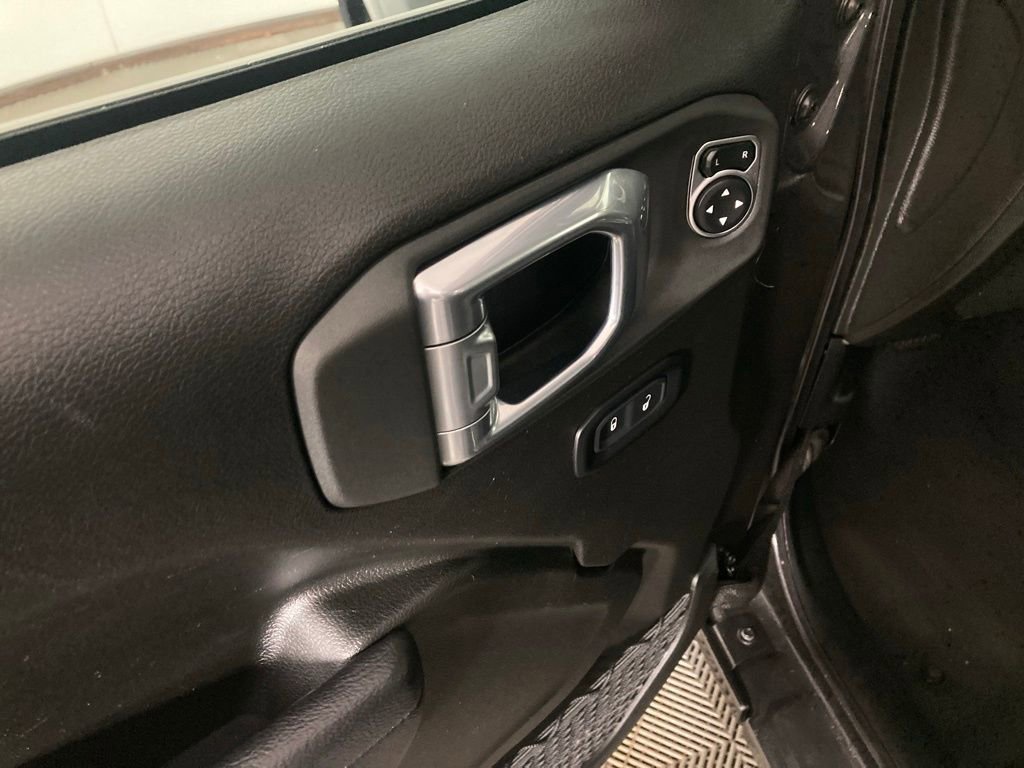 Used 2025 Jeep Wrangler Sport S image 12